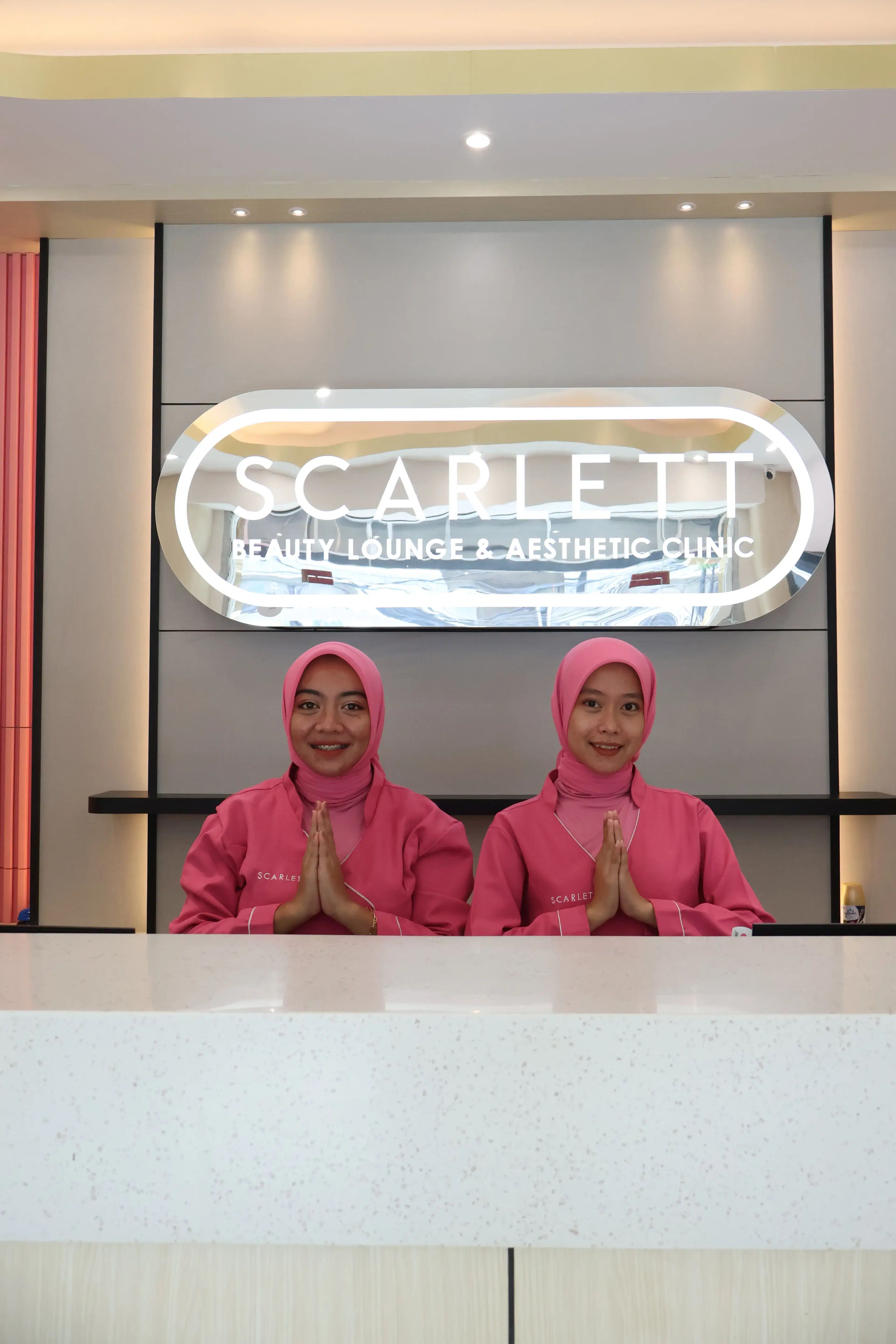 Scarlett Skin Clinic Contact Hero